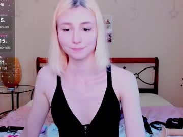 Fleximona Chaturbate stream image from August 30, 2025