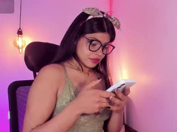 Saraa_A19 Chaturbate stream image from August 30, 2025