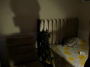 Russ_W8 Chaturbate stream image from August 30, 2025
