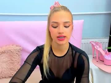 Evettegold Chaturbate stream image from August 30, 2025