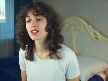 Monalouise Chaturbate stream image from August 30, 2025