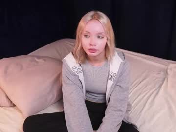 Crystal_Frost Chaturbate stream image from August 30, 2025