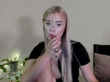 Tenderlyalissa Chaturbate stream image from August 30, 2025