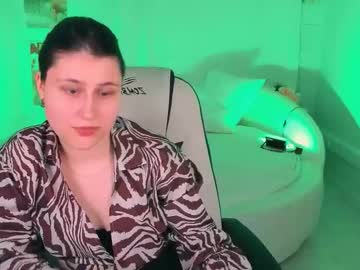 Yunabrown Chaturbate stream image from August 30, 2025