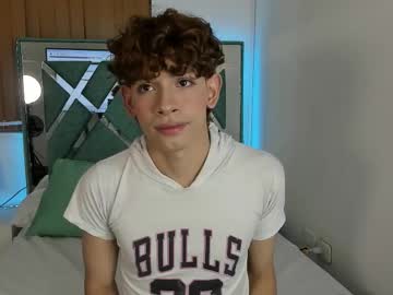 Joshclarktt Chaturbate stream image from August 30, 2025