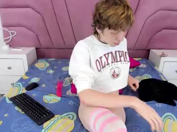 Taylorleexx Chaturbate stream image from August 30, 2025