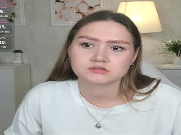 Labubushechka Chaturbate stream image from August 31, 2025