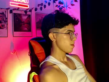 Jeremytwinx Chaturbate stream image from August 31, 2025