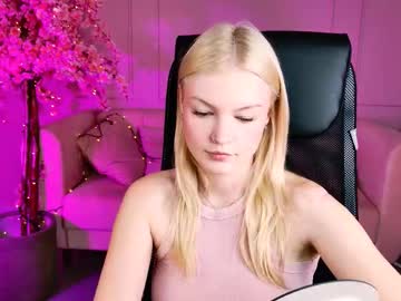 Graceglamour Chaturbate stream image from August 31, 2025