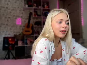 Aliceoceaneyes Chaturbate stream image from August 31, 2025