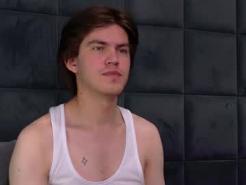 Williamgrante Chaturbate stream image from August 31, 2025