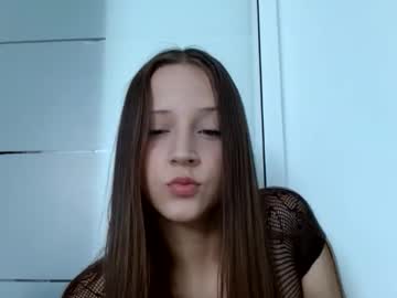 Candygirlsweett Chaturbate stream image from August 31, 2025