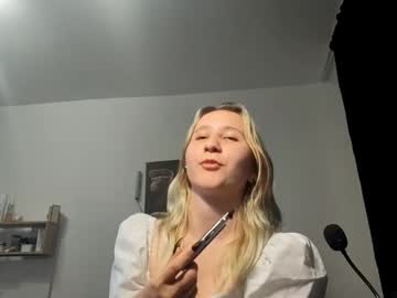 Elenistaheli Chaturbate stream image from August 31, 2025