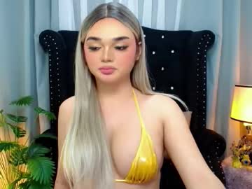 Princesshugecumontop Chaturbate stream image from August 31, 2025