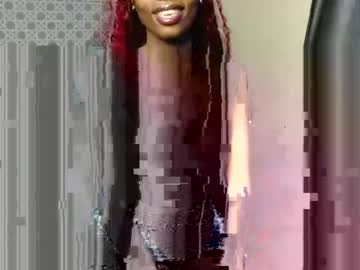 Lilbooty101 Chaturbate stream image from August 31, 2025
