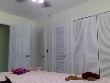 242doggy242 Chaturbate stream image from August 31, 2025