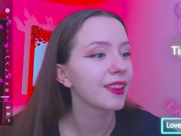 Bellavelure Chaturbate stream image from August 31, 2025