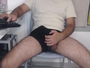 Guy11guy Chaturbate stream image from August 31, 2025