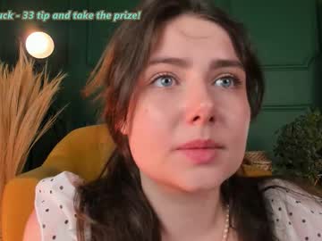 Cutie_Pearl Chaturbate stream image from August 31, 2025