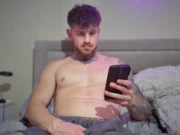 Thoomaasjr Chaturbate stream image from August 31, 2025