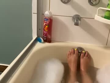 Feetlovermakeingmoney Chaturbate stream image from September 01, 2025