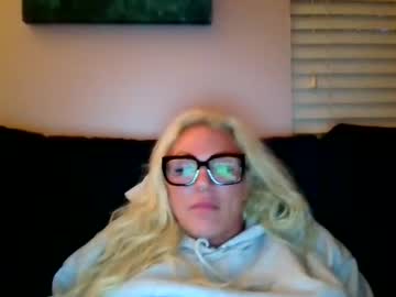 Scarlettdeville12 Chaturbate stream image from September 01, 2025