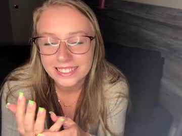 Yourfunamanda Chaturbate stream image from September 01, 2025