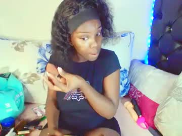 Dinnydakrazx Chaturbate stream image from September 01, 2025