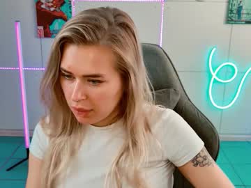 Adelloyss Chaturbate stream image from September 01, 2025