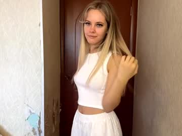 Chayashortle Chaturbate stream image from September 01, 2025