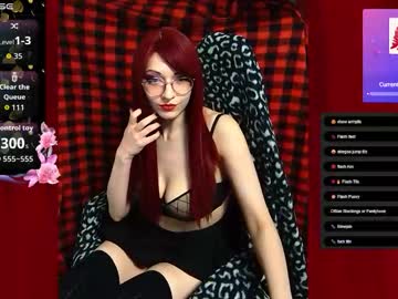 Elliemoor Chaturbate stream image from September 01, 2025