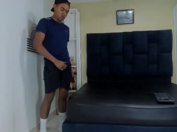 Kenneth_Arias Chaturbate stream image from September 01, 2025