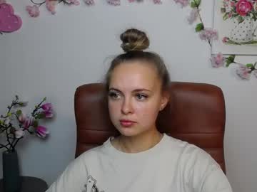 Khaleesimoon Chaturbate stream image from September 01, 2025