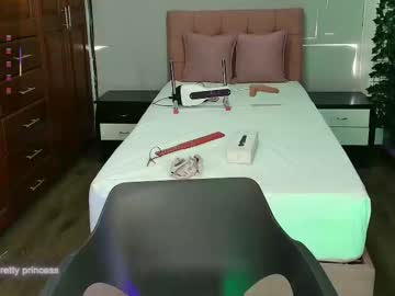 Raqueljones_ Chaturbate stream image from September 01, 2025