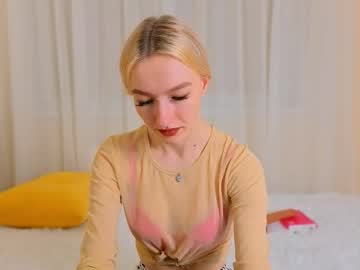 Rosalifoxxx Chaturbate stream image from September 01, 2025