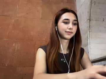 Lilihalvorsen Chaturbate stream image from September 01, 2025