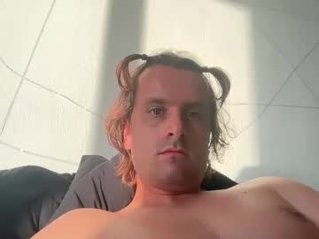 August2398 Chaturbate stream image from September 01, 2025