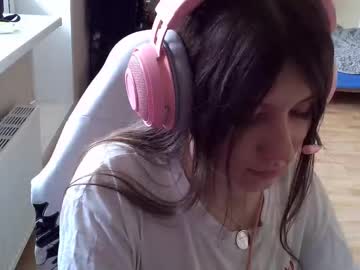 Dustimedearis Chaturbate stream image from September 02, 2025