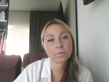 Blondkitti Chaturbate stream image from September 02, 2025