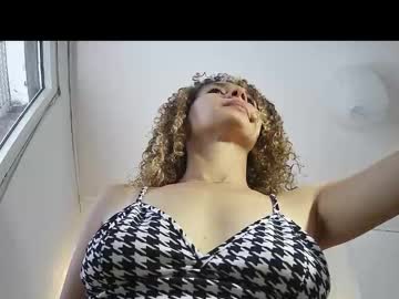 Bonnieandclydeinparis Chaturbate stream image from September 02, 2025