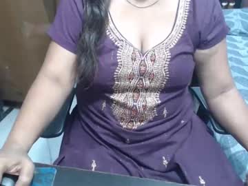 Diyalovely Chaturbate stream image from September 02, 2025