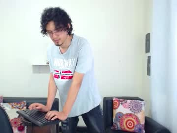 Tomylizard Chaturbate stream image from September 02, 2025