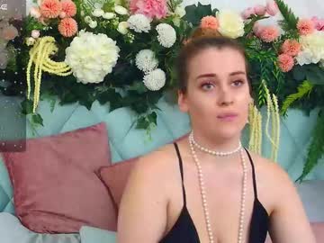 Ellielarson Chaturbate stream image from September 02, 2025
