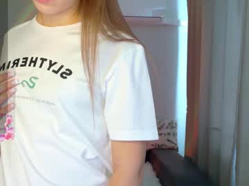 Julieqt Chaturbate stream image from September 03, 2025