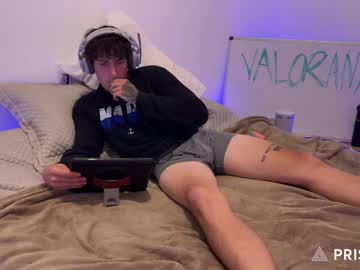 Yungkleyofficial Chaturbate stream image from September 03, 2025