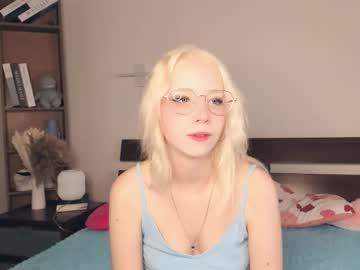 Cara_Delevingnee Chaturbate stream image from September 03, 2025
