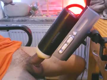 Toohugeandstonedxoxo Chaturbate stream image from September 03, 2025