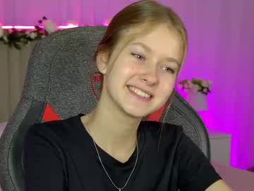 Evemundie Chaturbate stream image from September 03, 2025