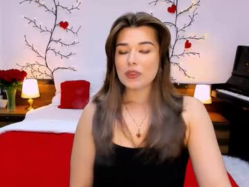 Arigraynor Chaturbate stream image from September 03, 2025