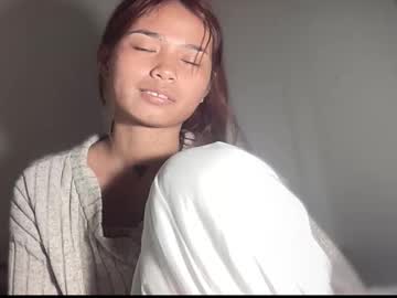 Yumi_Fox01 Chaturbate stream image from September 03, 2025